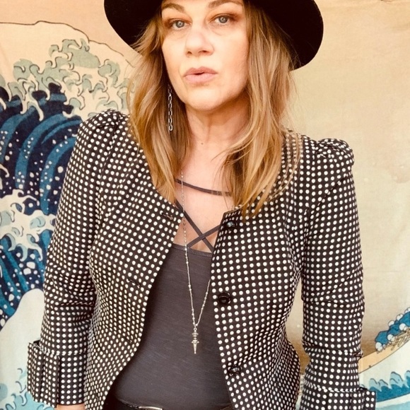 Meet your Posher, Jenn - Picture 12 of 12